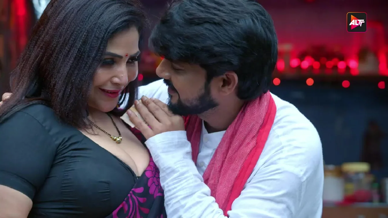 Utha Patak S03 E03-04 AltBalaji